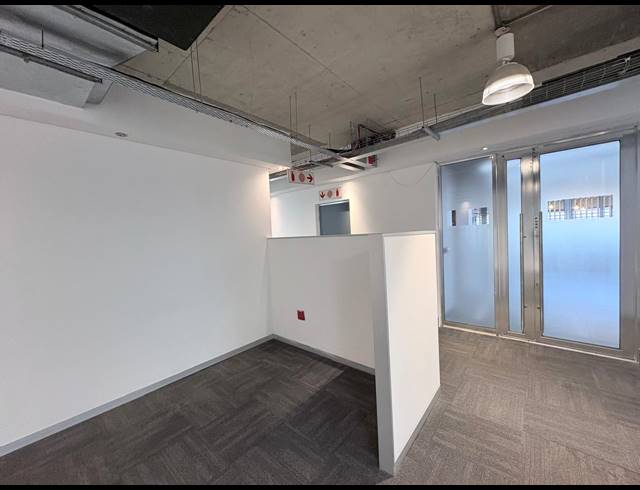 294M² OFFICE TO LET IN VORNA VALLEY